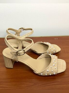 < J. Crew Woven Short Chunky Heels With Pearl Details >